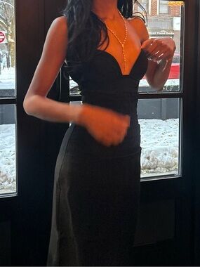 Elegant Black Strapless Sweetheart Dress